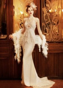Dress with a fur scarf in the style of Gatsby