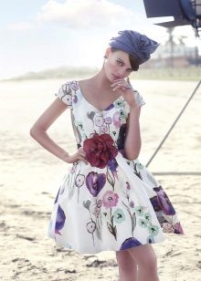 Dress in the style of a new bow with a rose