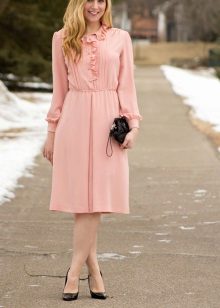 Pink dress with midi pumps