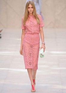 pink lace sheath dress