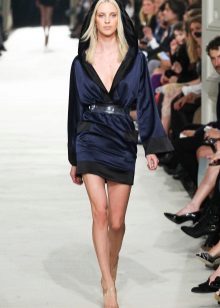 Sports dress with a hood and sleeves