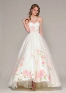 Roses on a wedding dress