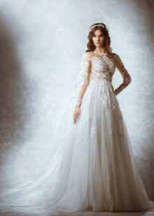Wedding dress with flowers in tone