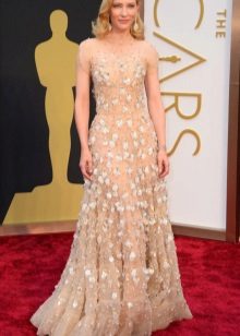 Flesh-colored dress to the floor from Zuhair Murad