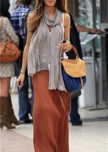 Terracotta dress in combination with accessories in various colors