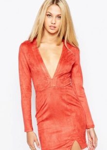 Makeup for terracotta dress