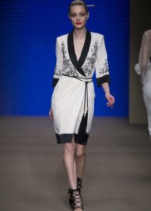 Dress with the smell of white and black