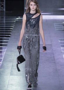 Sheath dress with a cut on the bodice