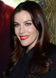 Natural brown hair color for women of the color type Winter