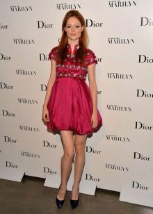 Varnish shoes to satin balloon dress