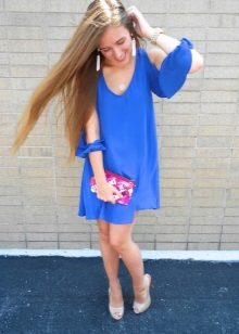 Accessories and jewelery for short viscose blue dress