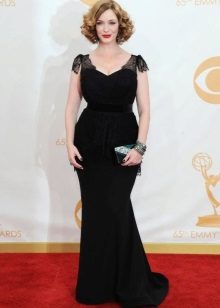 Long black dress with basky and sleeved wings