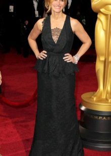 Jewelery to the base dress with basky