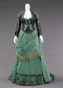 Vintage green dress with a corset
