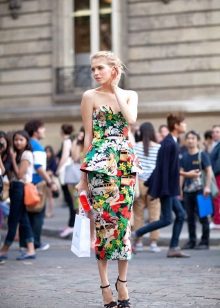 Long color dress with corset and basques