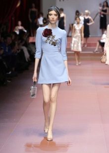 Blue dress with roses at the fashion show Dolce & Gabbana
