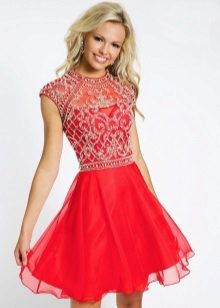 Elegant dress with raglan sleeves