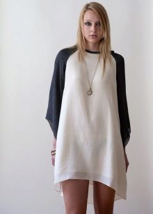 Dress with raglan sleeves for women with wide hips