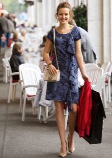 Dress with a certified flounce on a pered