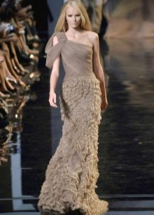 Long dress with a lot of small shuttlecocks on the skirt