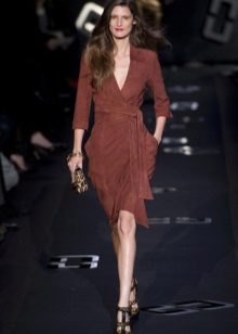 Brown midi dress with the smell of Diana Von Furstenberg