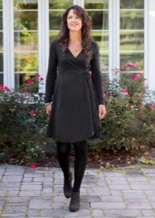  Wrap dress with flared skirt