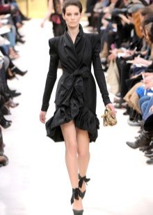 Black dress with a smell