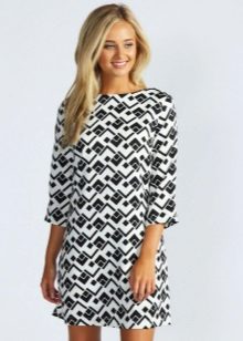 Three-quarter sleeve dress