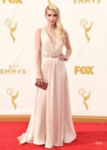 Clutch to dress with train