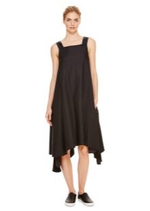 Black dress trapeze