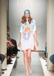 Dress tunic at a fashion show