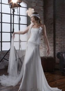 Floor-length dress with low waist