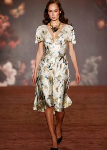 Short sleeve style dress