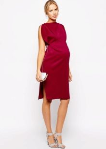 Red dress for a pregnant girl
