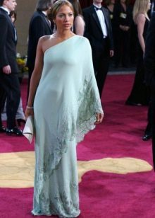 Long dress in the Greek style for the figure type Pear