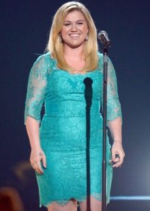 Dresses for figure type Apple - Kelly Clarkson