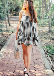 Short sundress in a small cell