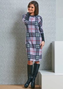  Dress in a cage of medium length straight cut