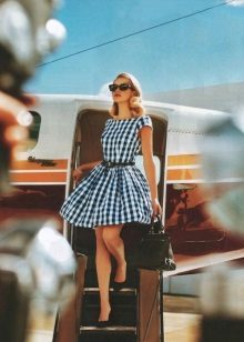 Accessories and jewelry for a checkered dress