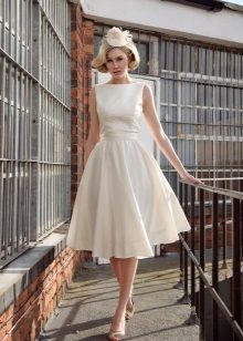 Hat to dress in the style of new bow