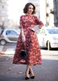 Hairstyle to dress in the style of new bow