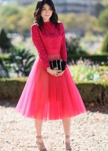 Little handbag on a chain to a dress in the style of new bow