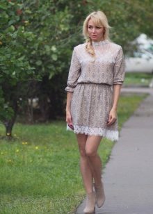 Casual dress with lace trim