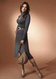 Knitted dress with a drop drop