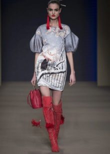 Spring dress with sleeve puff