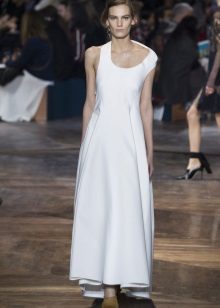 Spring dress asymmetrical to the floor