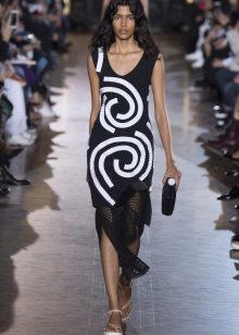 Sandals to summer dress