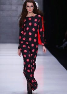 Autumn dress knitted to the floor