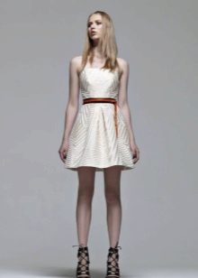 Strapless white fluffy dress