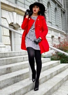 Dress crows feet in combination with a red coat